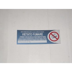 targa in plastica adesiva "VIETATO FUMARE" 180X63MM. T00742