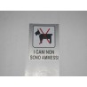 targa in plastica adesiva "I CANI NON SONO AMMESSI" 100X80MM. T00856