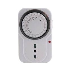 TIMER GIORNALIERO CON INTERRUTTORE INTERVALLO 15 MINUTI 98663